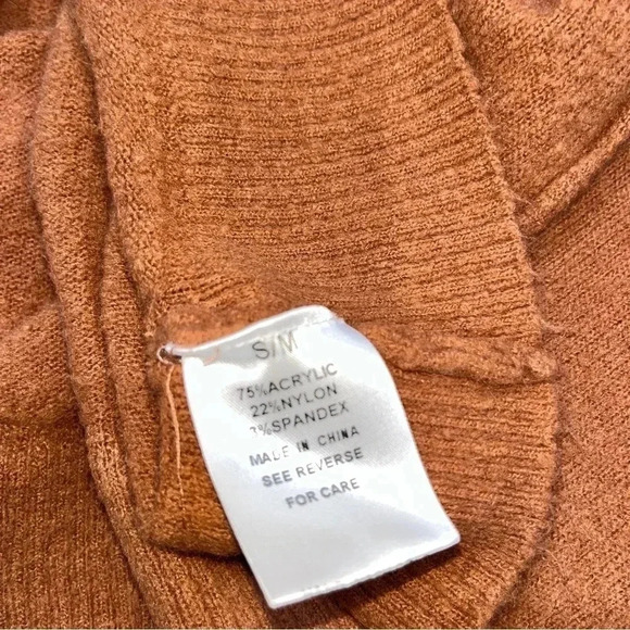 Wishlist reverse hem v- neck neutral brown sweater - Picture 6 of 9